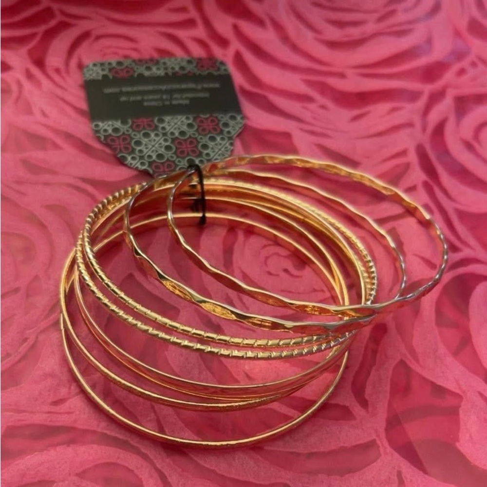 Elegant Gold Bangle Set of 7
